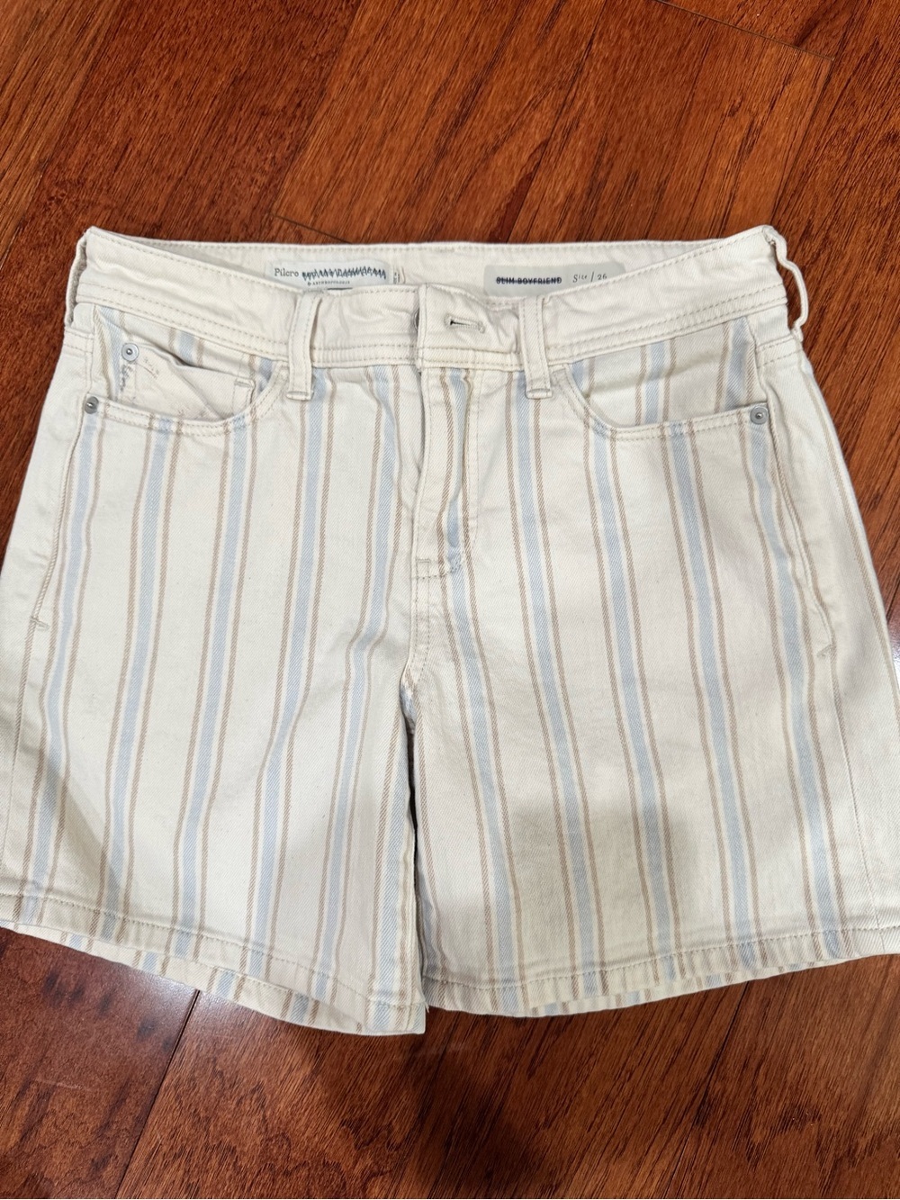 Pilcro & the Letterpress
Anthropologie Stripe High Rise
Slim Boyfriend Short 26